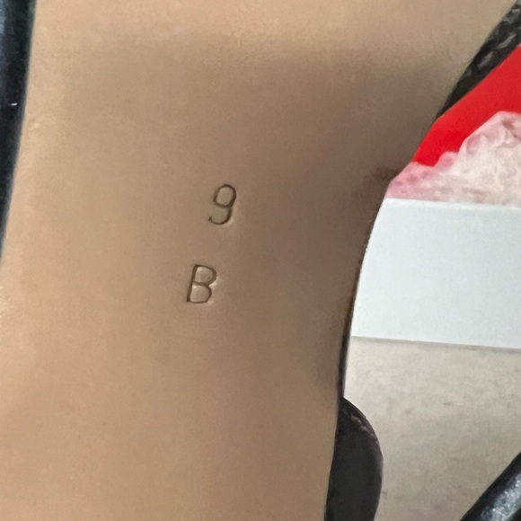 Coach black monogram pointy toe heels Size 9 - Picture 4 of 7